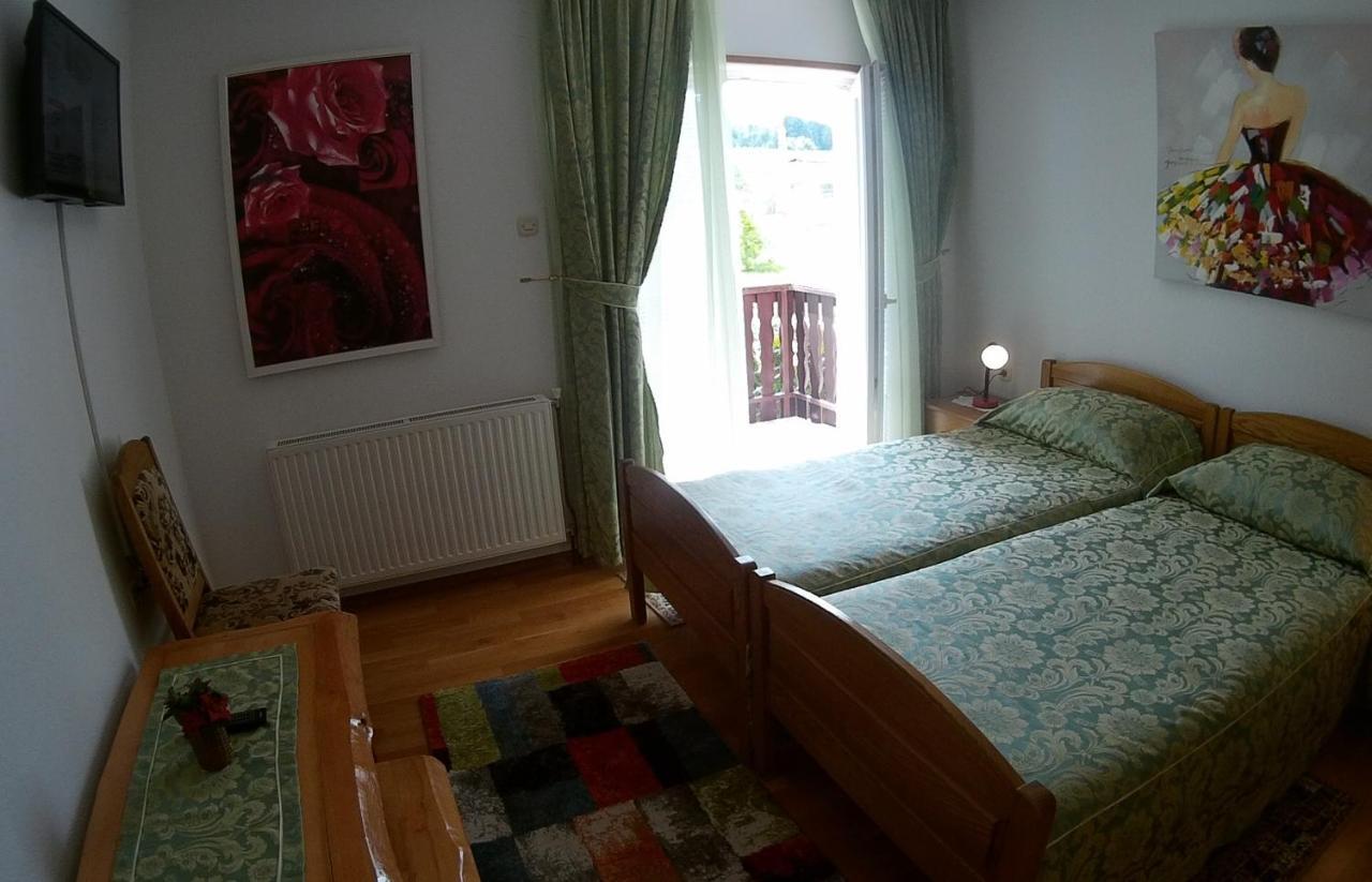 Plitvice Pension Perisic Korenica Exterior photo